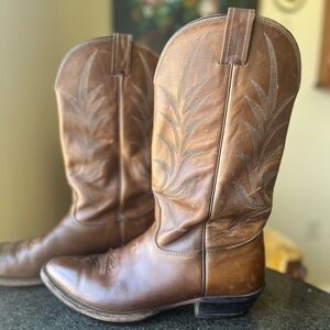 ☾ Vintage brown stitched leather Nocona western / cowboy boots